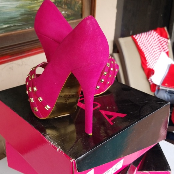 Heel - Picture 4 of 5